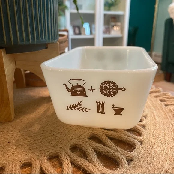 SOLD Pyrex Early American 0502 1 1/2 Pt Fridgie Fridge Rectangle Storage 502 - Picture 8 of 14